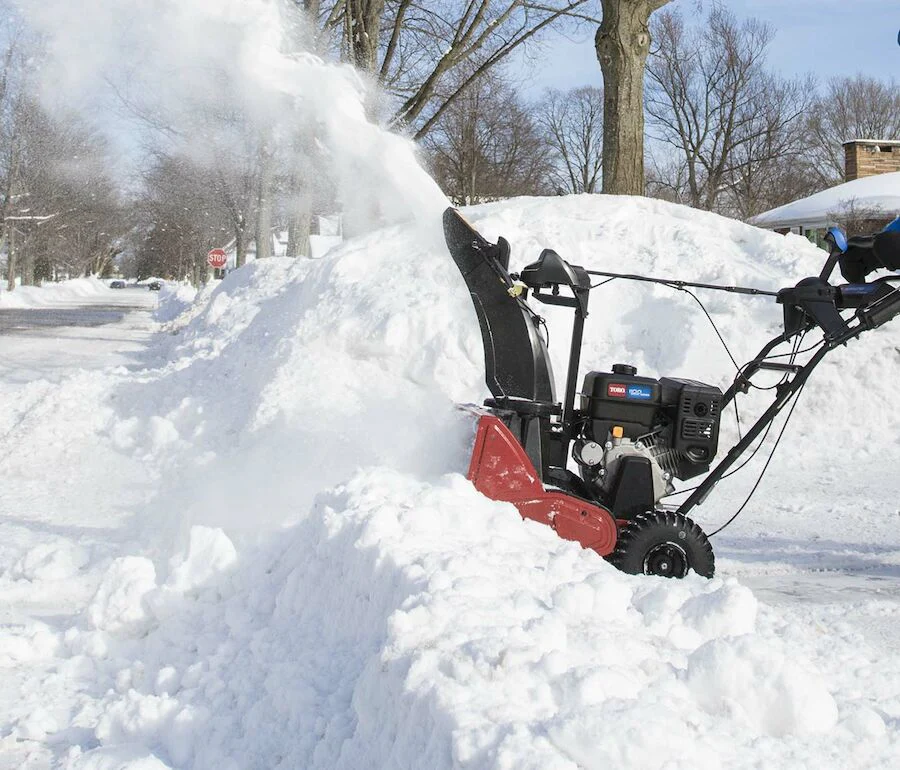 Toro 24" SnowMaster® 824 QXE Electric Start Snow Blower - 8 HP - Image 4