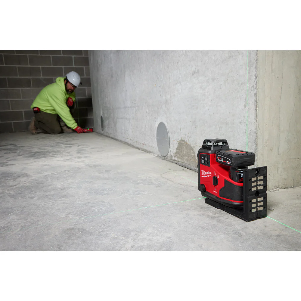 Milwaukee M12™ Green 360° 3-Plane Laser w/Automatic Alignment & Receiver - Image 11
