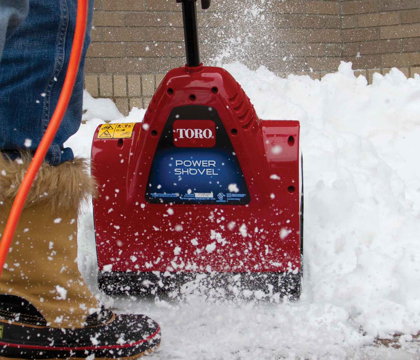 Toro 18" Power CurveĀ® 15A Electric Snow Thrower - Image 4