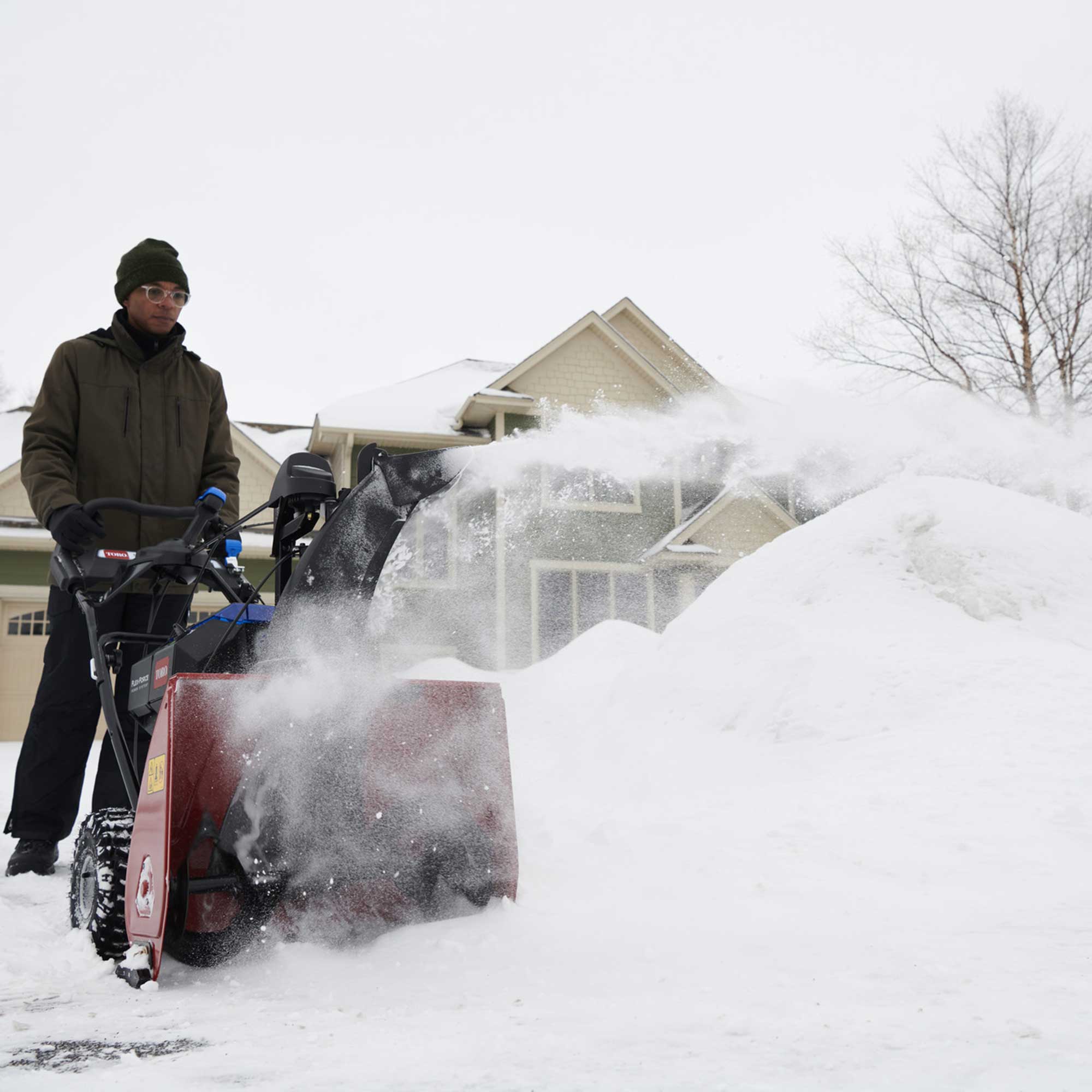 Toro 60V SnowMaster® 24" Cordless Snow Blower w/ 10Ah Battery & Charger - Image 6
