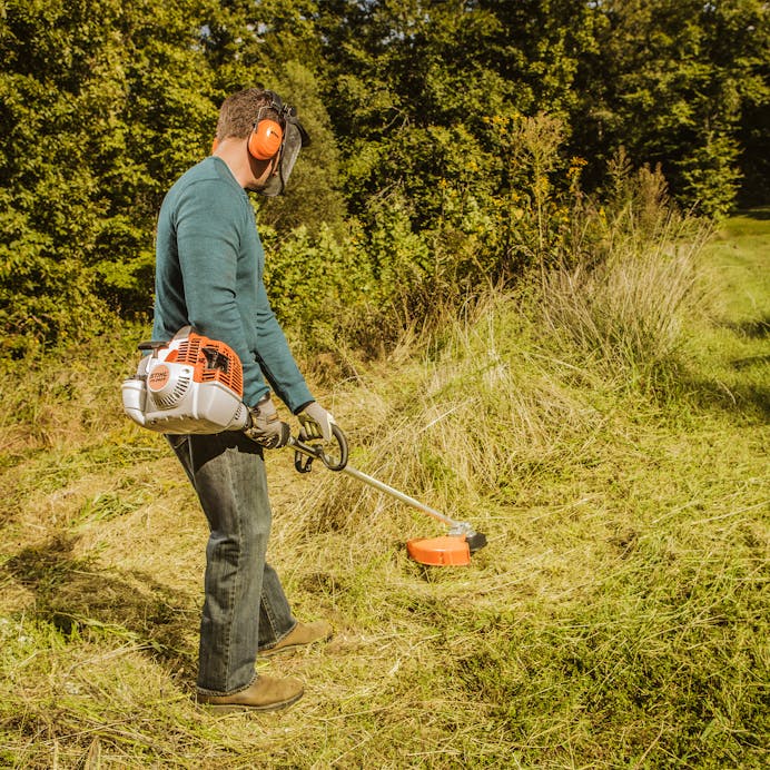 STIHL FS 240 R Gas Powered Professional Trimmer (37.7cc) - Image 3