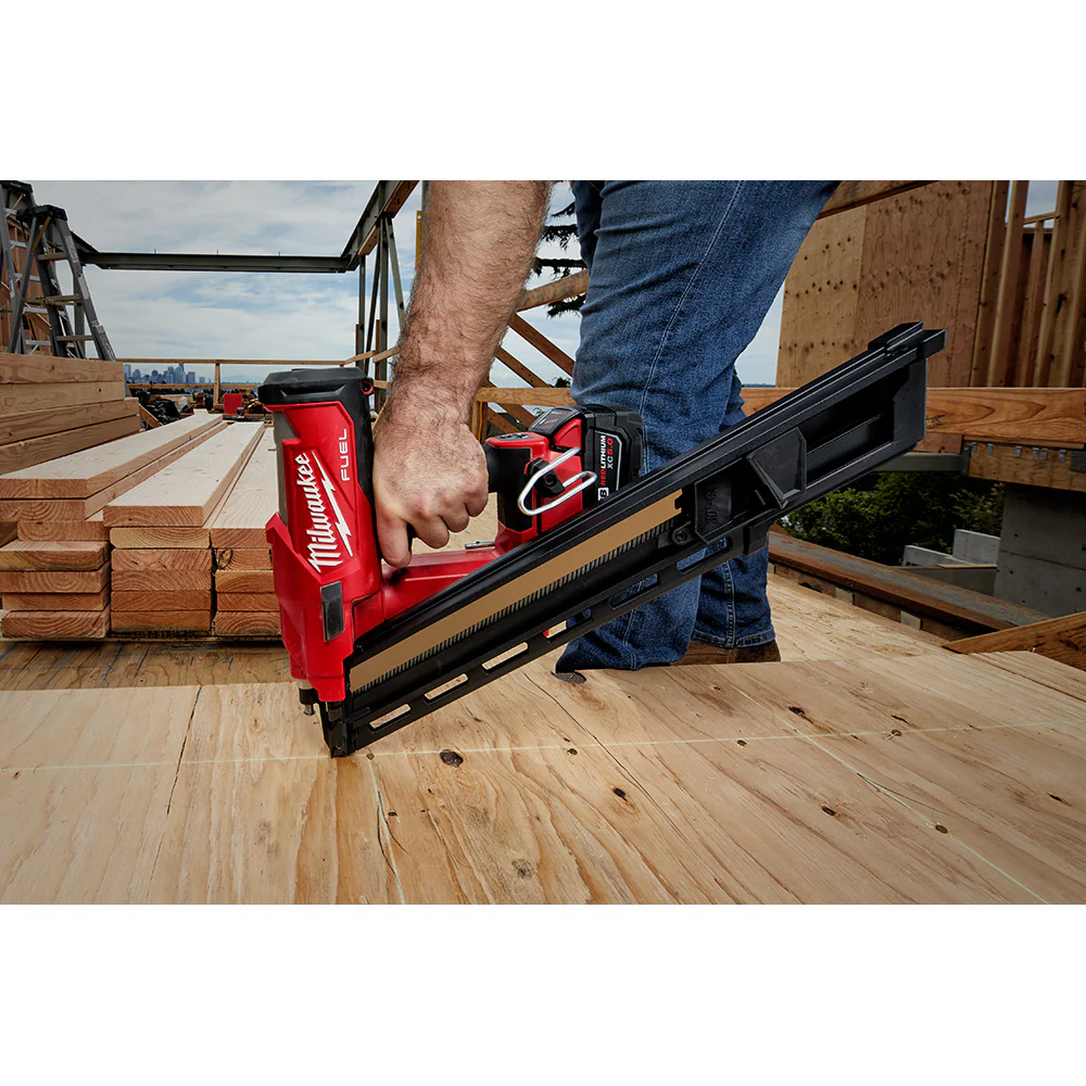 Milwaukee M18 FUEL 30 Degree Framing Nailer Extended Capacity Magazine - Image 5