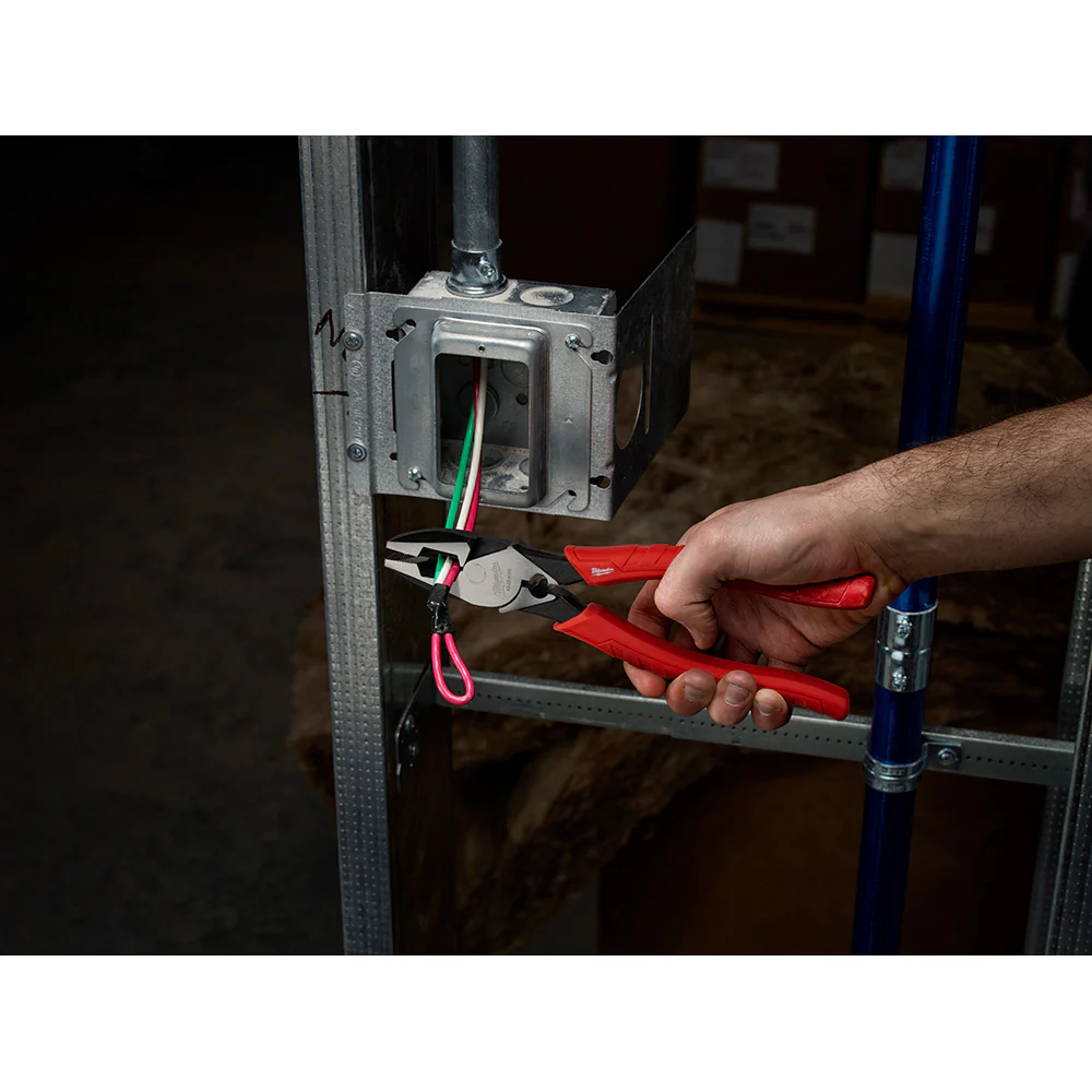 Milwaukee 9" High Leverage Lineman's Pliers w/ Crimper - Image 3