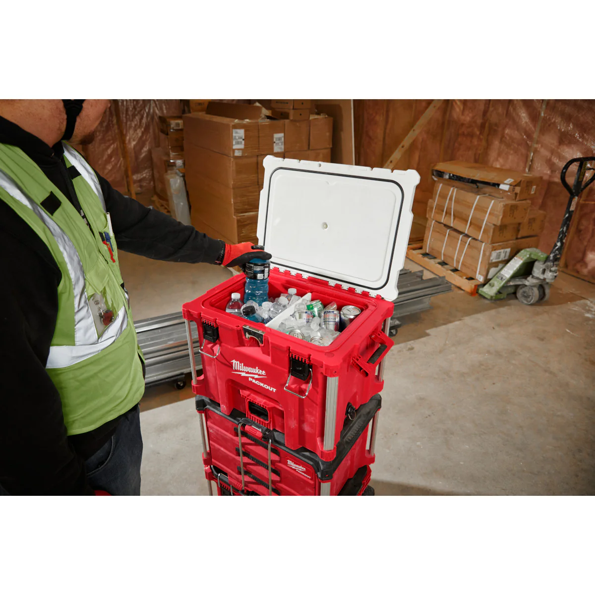 Milwaukee PACKOUT 40QT XL Cooler - Image 6