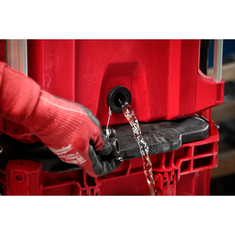 Milwaukee PACKOUT 40QT XL Cooler - Image 8