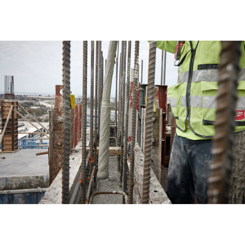 Milwaukee MX FUEL™ High Cycle Concrete Vibrator Whips - Image 3