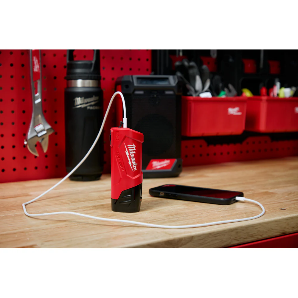 Milwaukee M12™ TOP-OFF™ Power Supply and Charger - Image 7