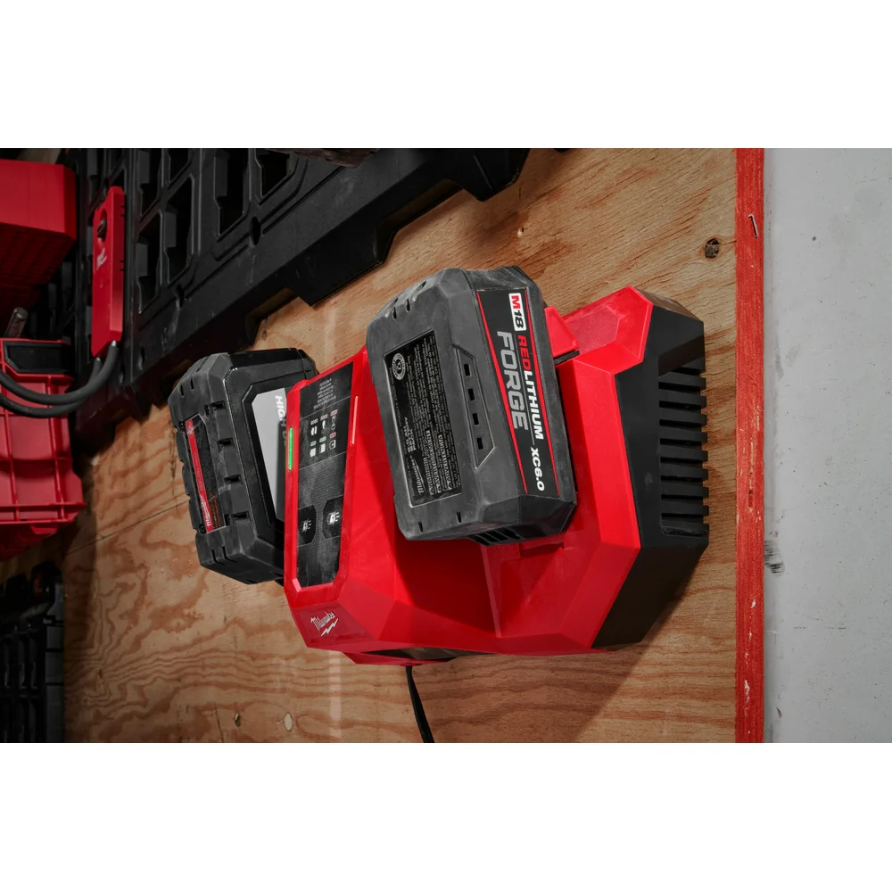 Milwaukee M18 Dual Bay Simultaneous Super Charger - Image 10