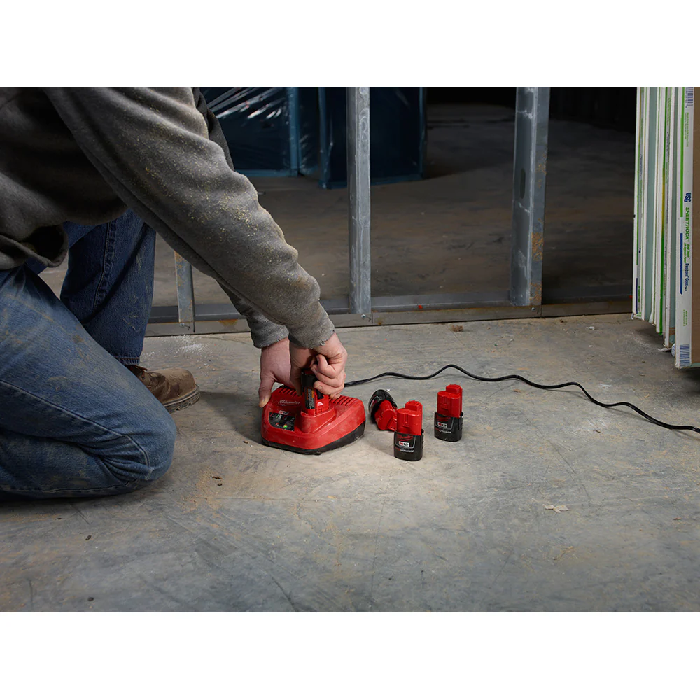 Milwaukee M12 Lithium-Ion Battery Charger - Image 4
