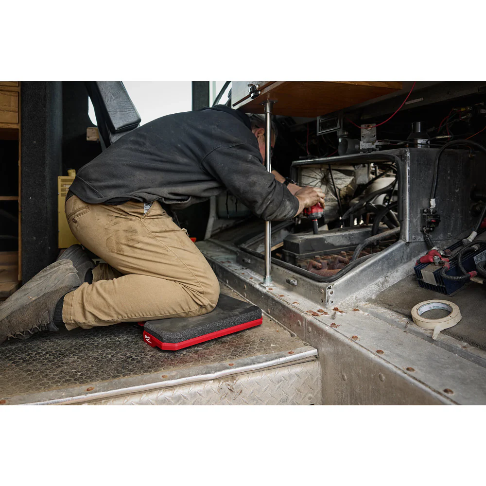 Milwaukee PACKOUT Kneeling Pad - Image 6