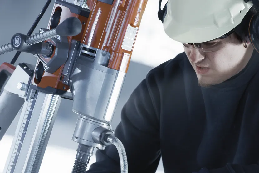 Husqvarna DM 220 Handheld Electric Coring Drill - Image 3