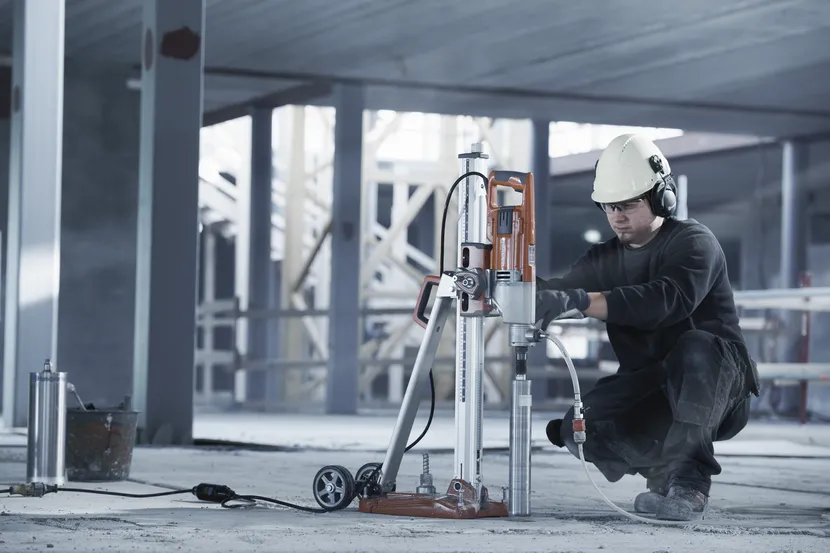 Husqvarna DM 220 Handheld Electric Coring Drill - Image 4