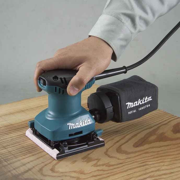 Makita 1/4 Sheet Finishing Sander - Image 2