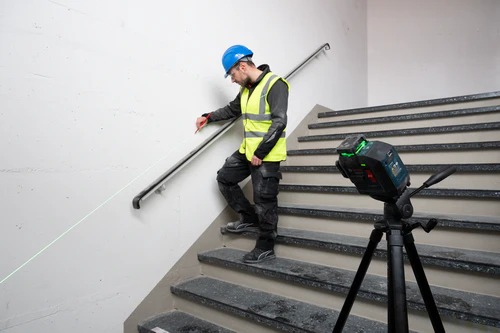 Bosch 3.7V 360⁰ Green-Beam Three-Plane Leveling and Alignment Laser - Image 5