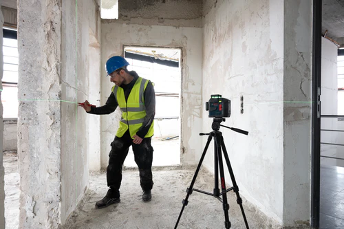 Bosch 3.7V 360⁰ Green-Beam Three-Plane Leveling and Alignment Laser - Image 6