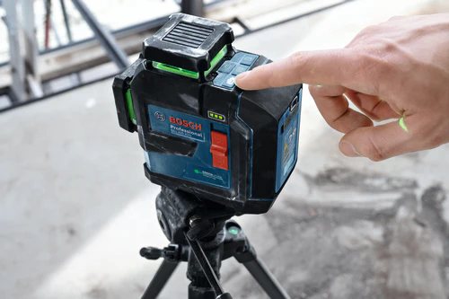 Bosch 3.7V 360⁰ Green-Beam Three-Plane Leveling and Alignment Laser - Image 8