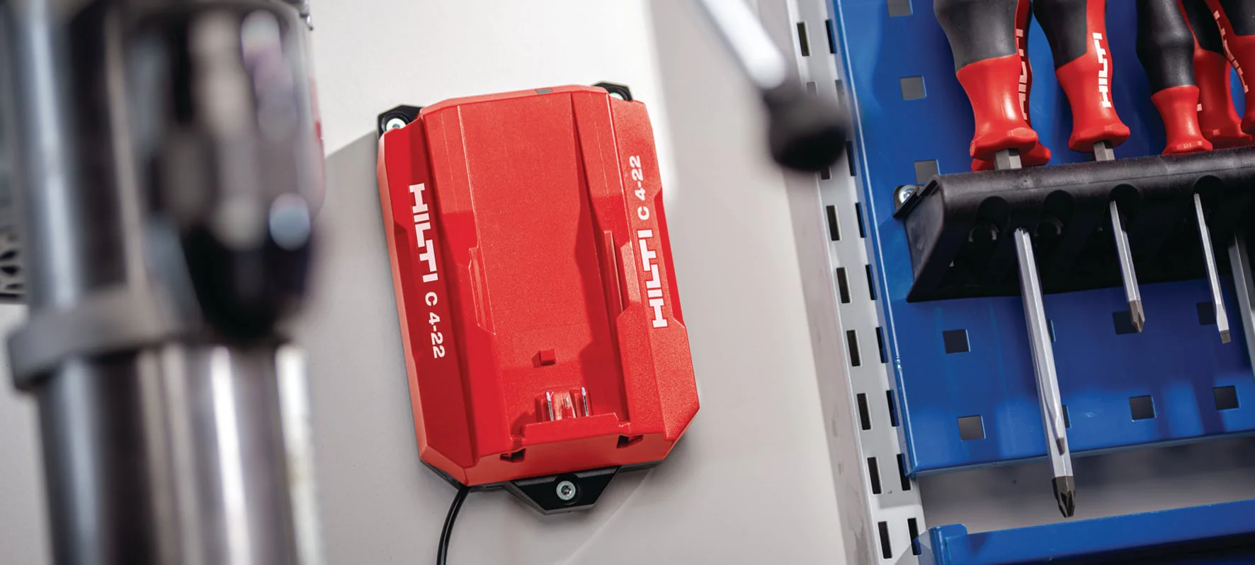 HILTI Nuron C 4-22 Compact Battery Charger - Image 2