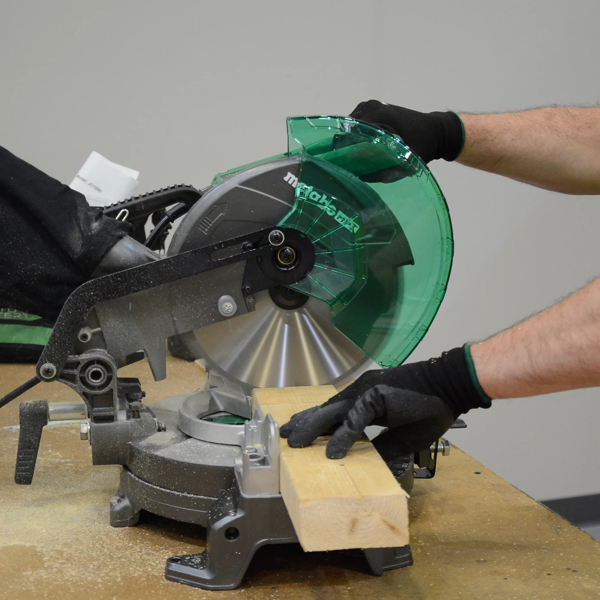 Metabo 10" Compound Miter Saw - Image 4