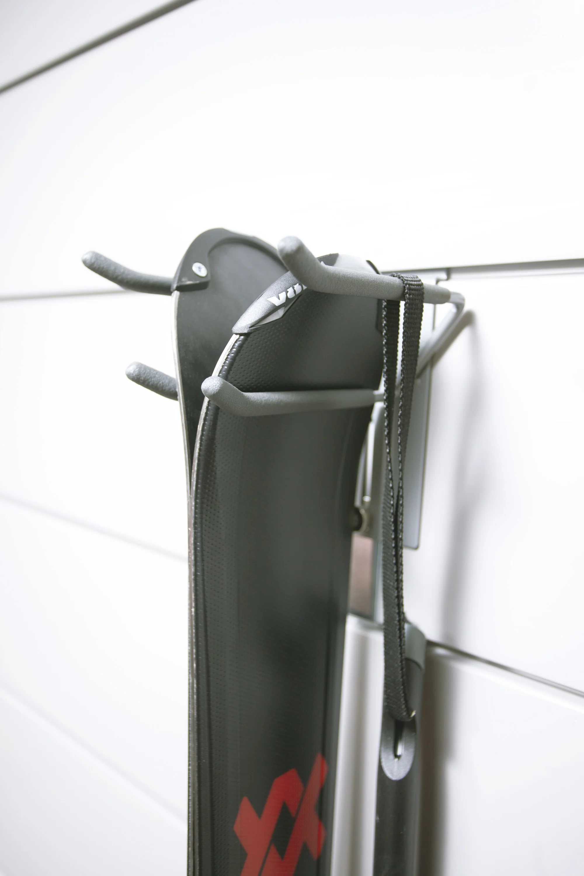 Crownwall Ski Hook - Image 6