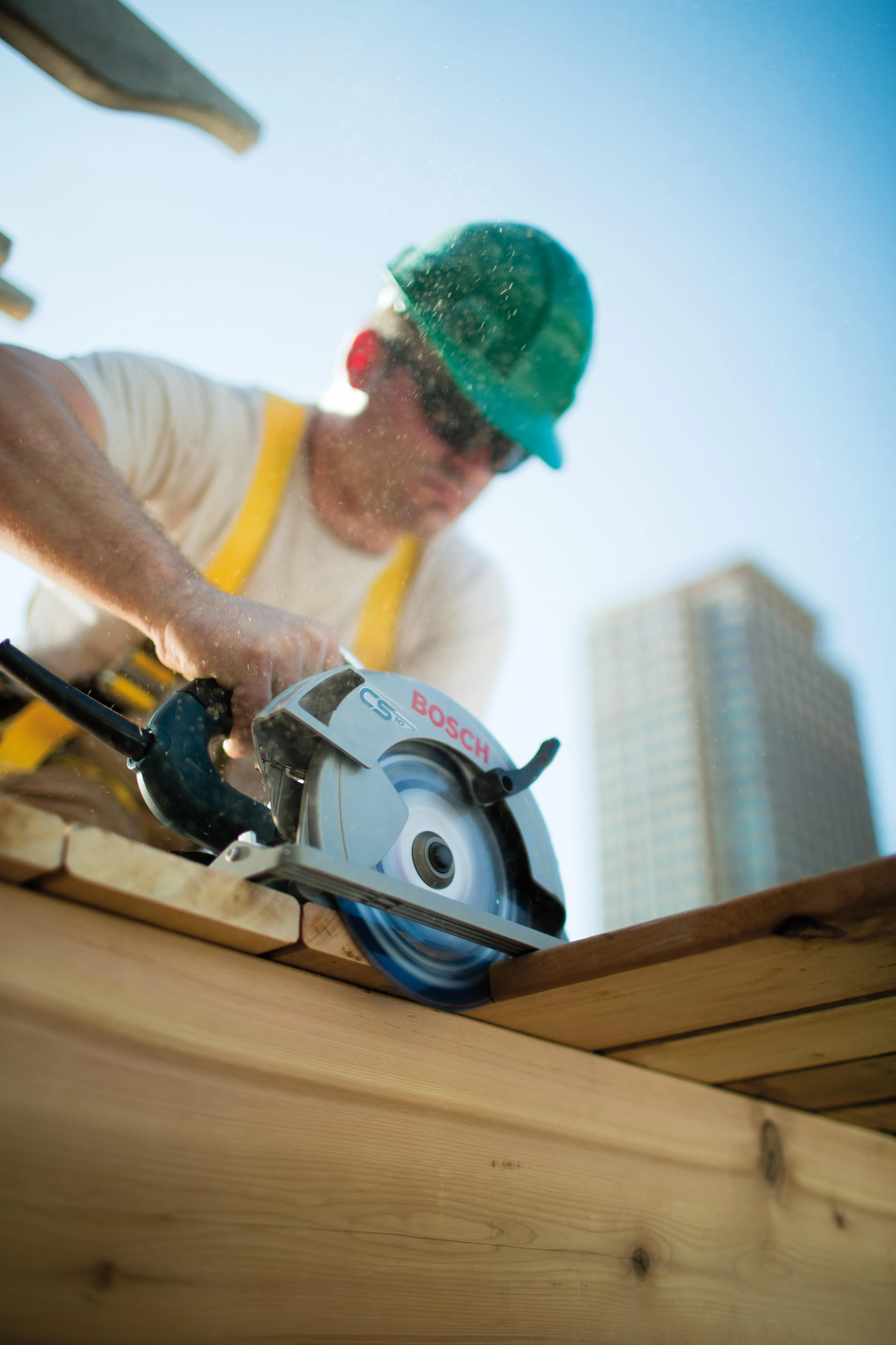 Bosch 7-1/4" Blade Right Circular Saw - Image 10