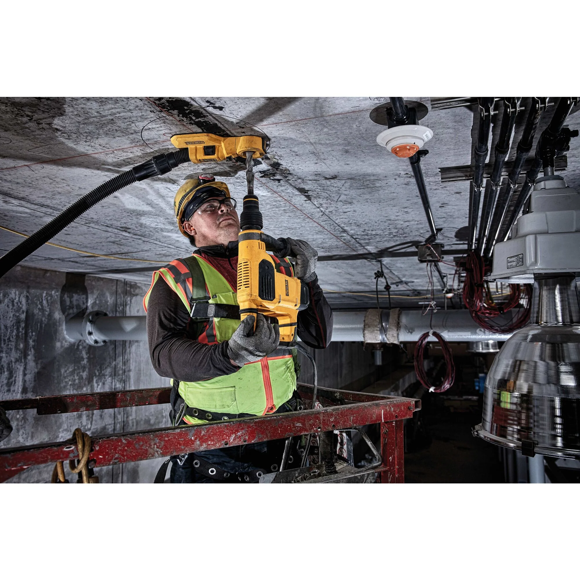 DeWalt 1-9/16" SDS MAX Combination Hammer Kit - Image 8