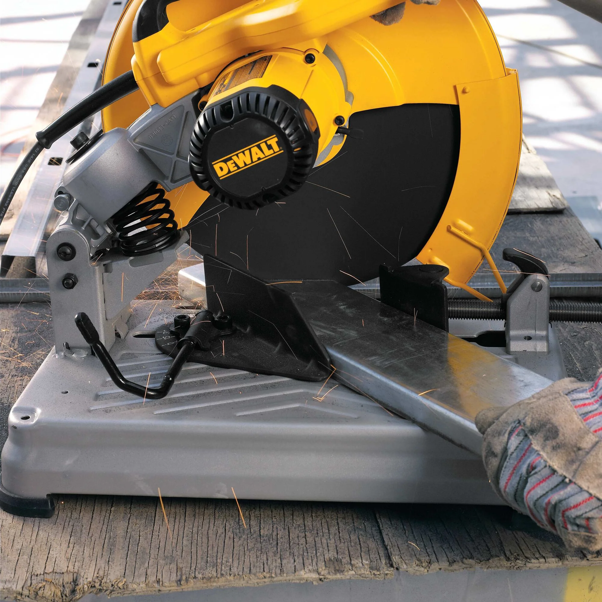 DeWalt 14" Chop Saw w/ Quik Change Keyless Blade Change System - Image 4
