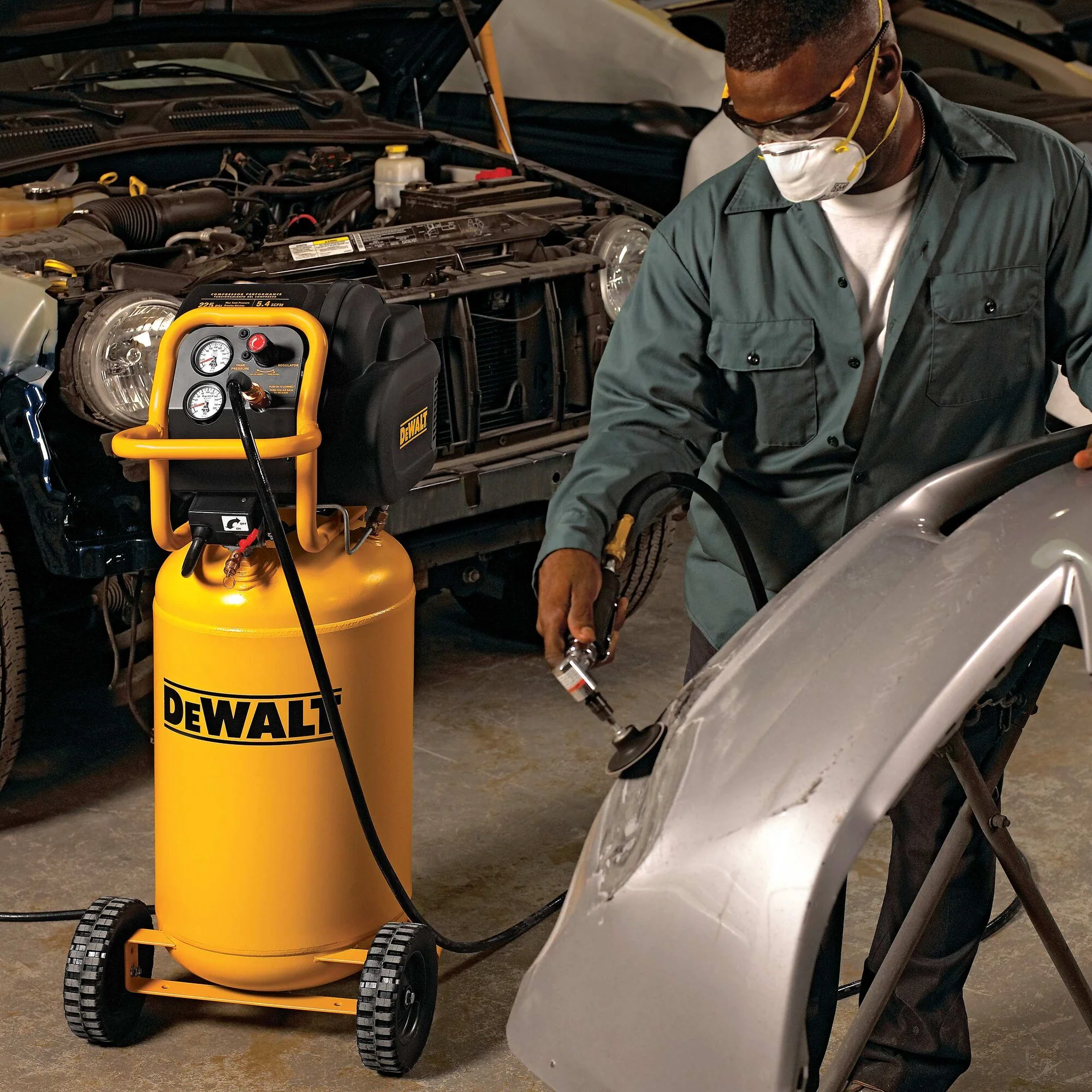 DeWalt 1.6 HP Continuous 15 Gallon Workshop Compressor - Image 8