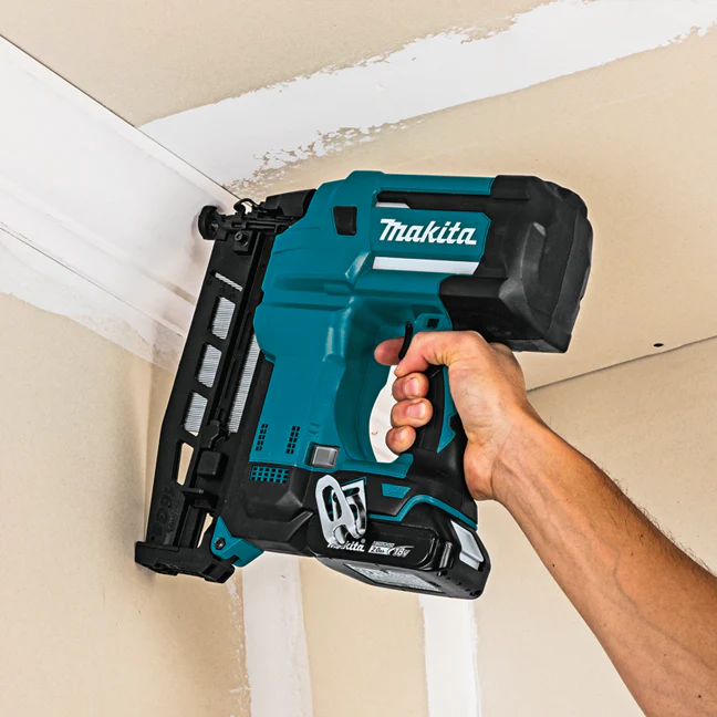 Makita 18V LXT 16G Cordless Framing Nailer - Tool Only - Image 3