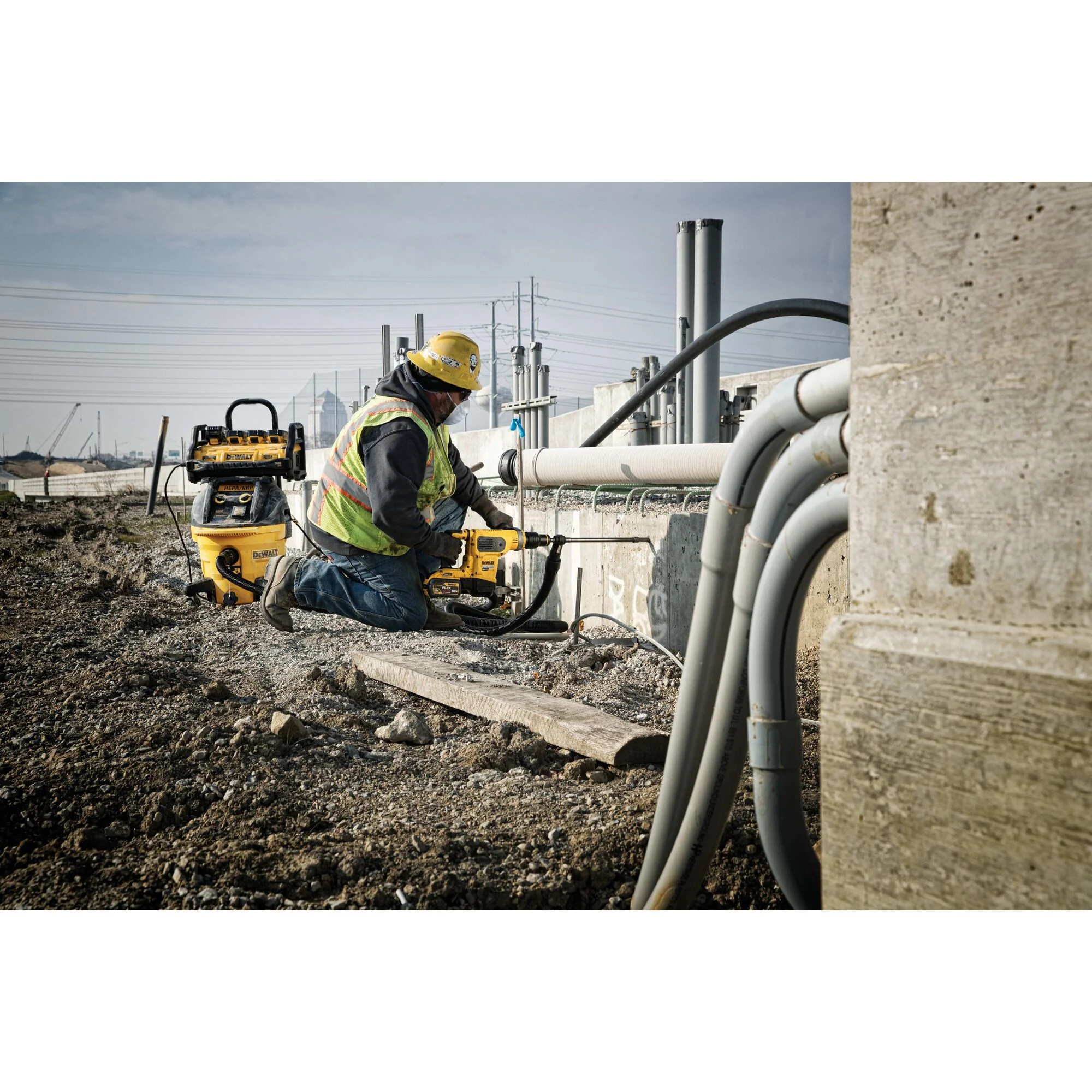 DeWalt 1800W Portable Power Station & Charger - Image 8
