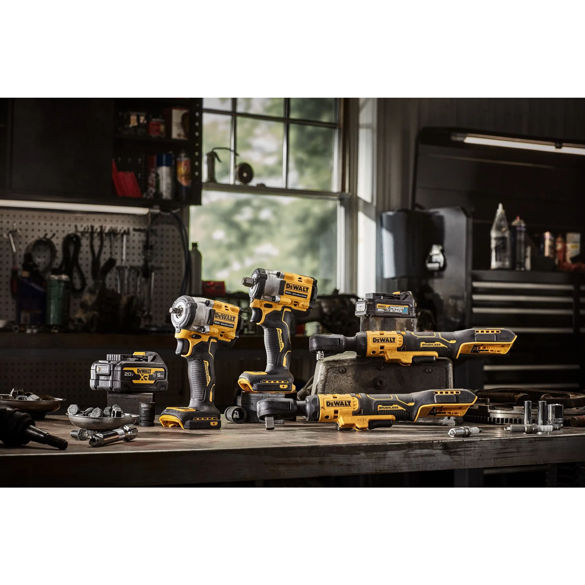 DeWalt 20V MAX XR® Oil Resistant Li-Ion Battery - 5.0Ah - Image 6