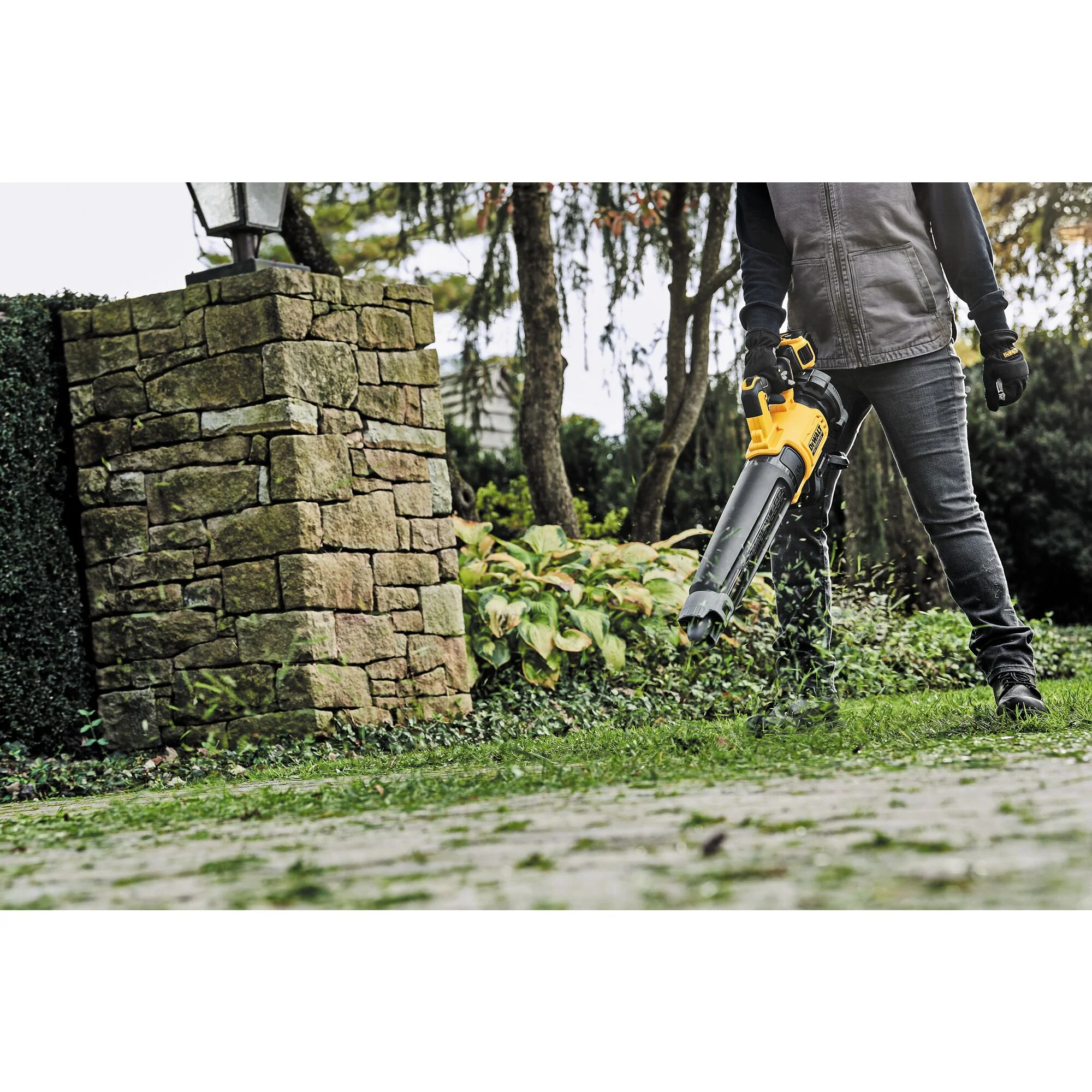 DeWalt 20V MAX XR® Brushless Cordless Handheld Blower - Tool Only - Image 9