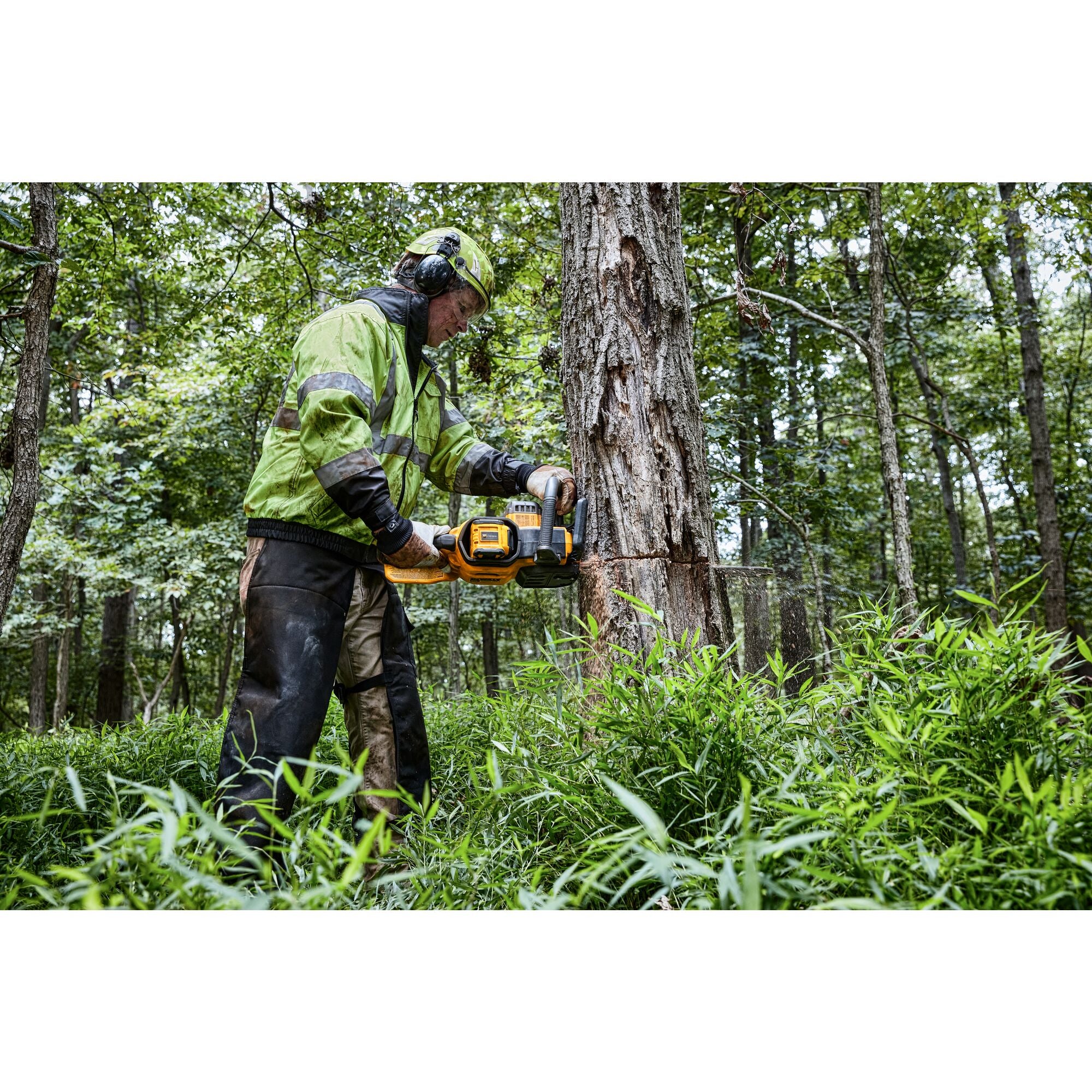 DeWalt 60V MAX Brushless Cordless 20" Chainsaw - Tool Only - Image 9