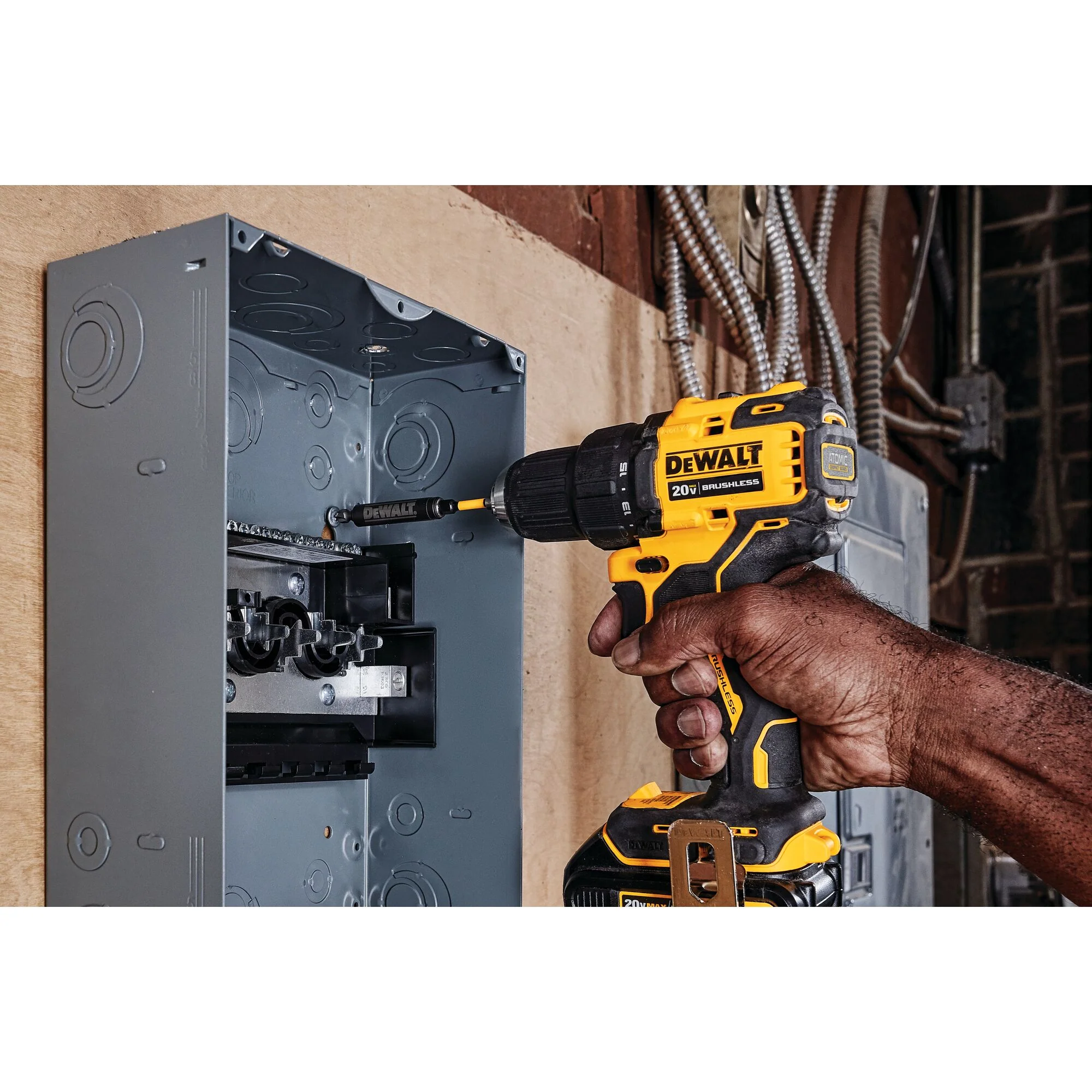 DeWalt ATOMIC™ 20V MAX Brushless Compact 1/2" Drill/Driver Kit - Image 5