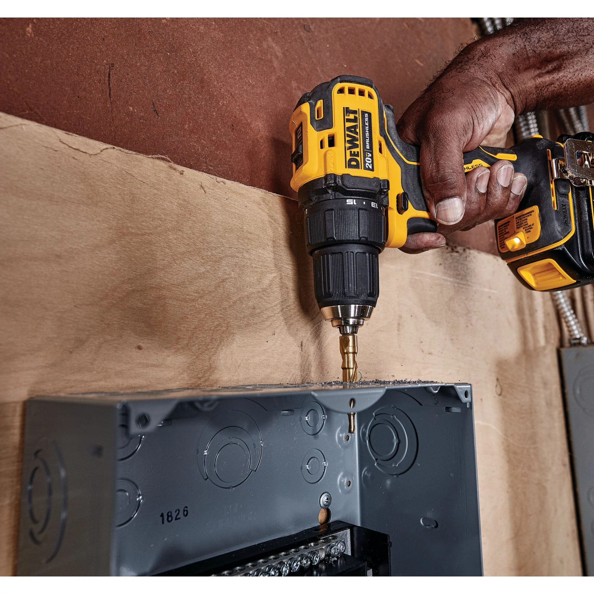 DeWalt ATOMIC™ 20V MAX Brushless Compact 1/2" Drill/Driver Kit - Image 7