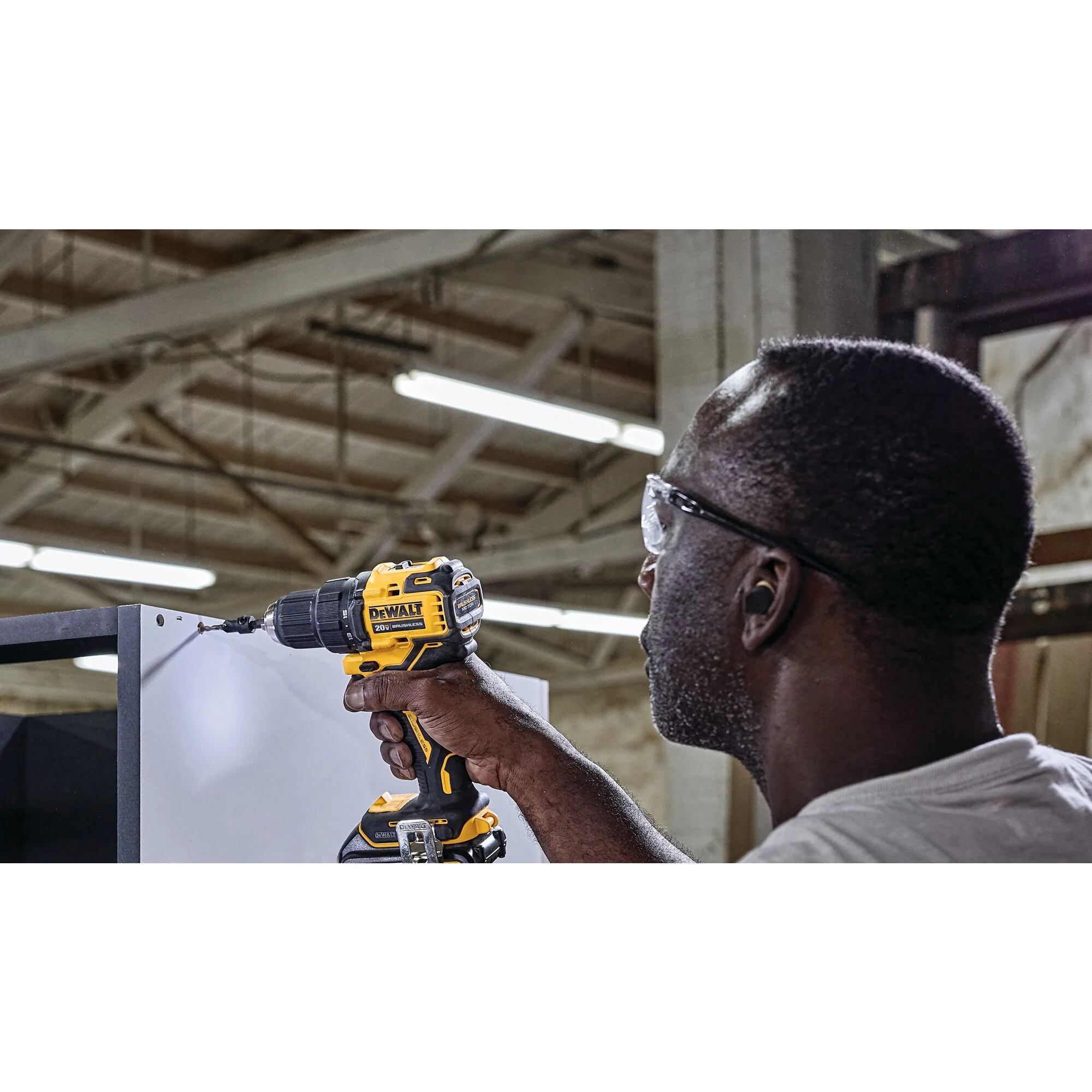DeWalt ATOMIC™ 20V MAX Brushless Compact 1/2" Drill/Driver Kit - Image 8
