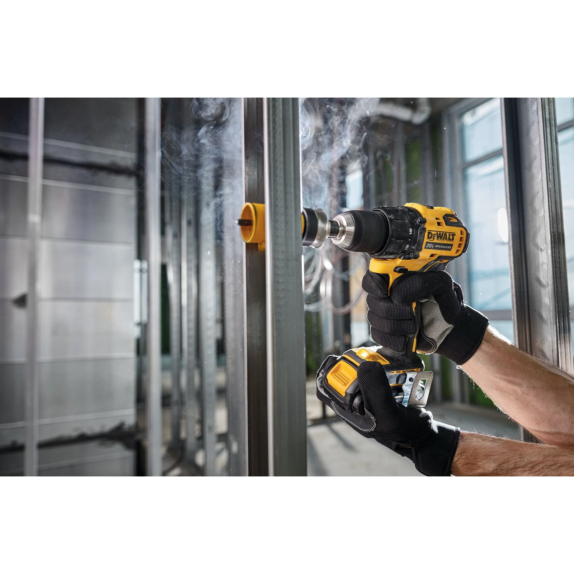 DeWalt ATOMIC™ 20V MAX Brushless Compact 1/2" Drill/Driver Kit - Image 9