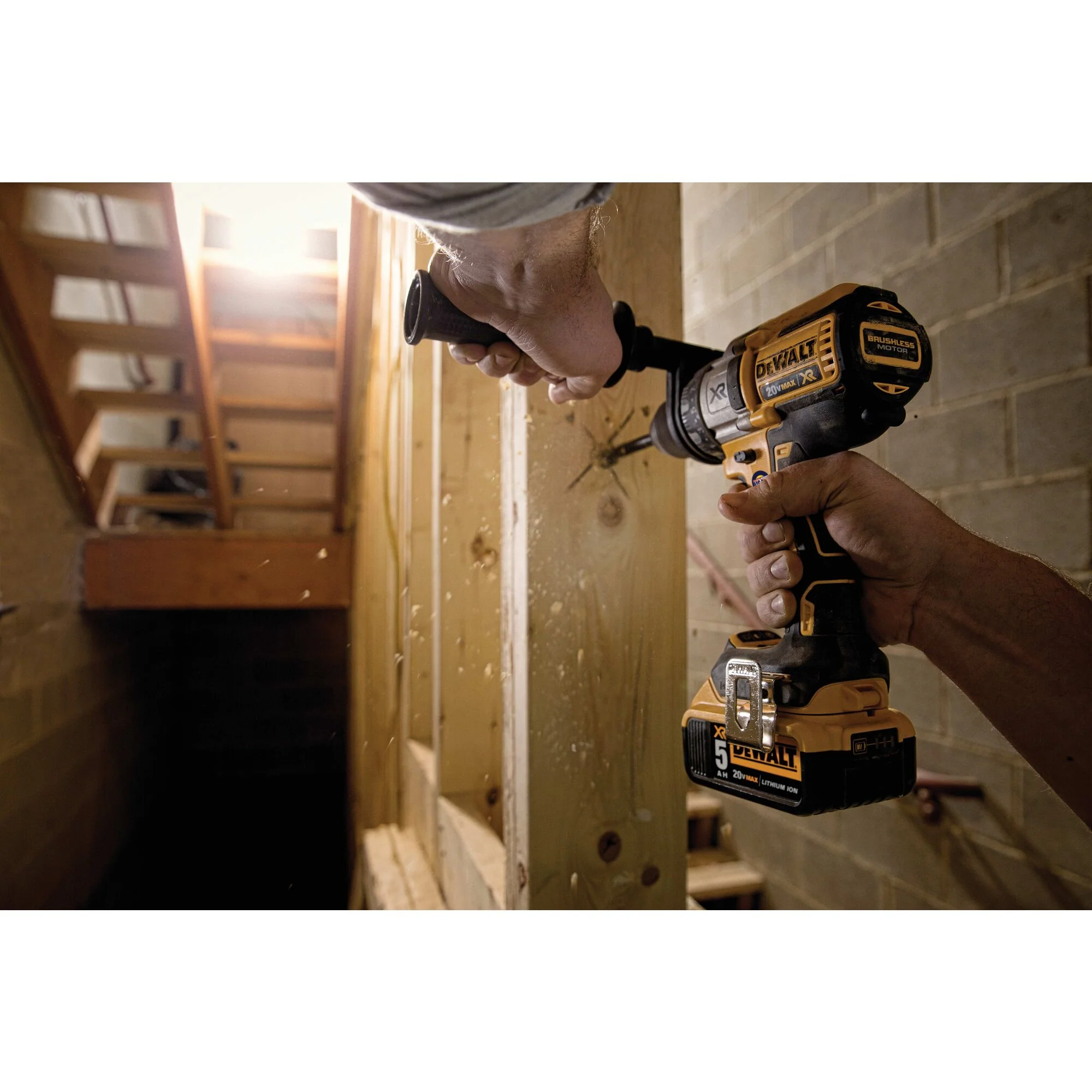 DeWalt 20V MAX XR® Cordless Brushless 3-Speed Drill/Driver Kit - Image 8