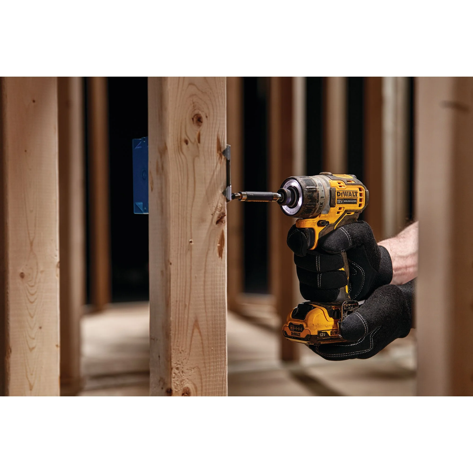 DeWalt 12V MAX XTREME 1/4" Brushless Cordless Screwdriver Kit - Image 4