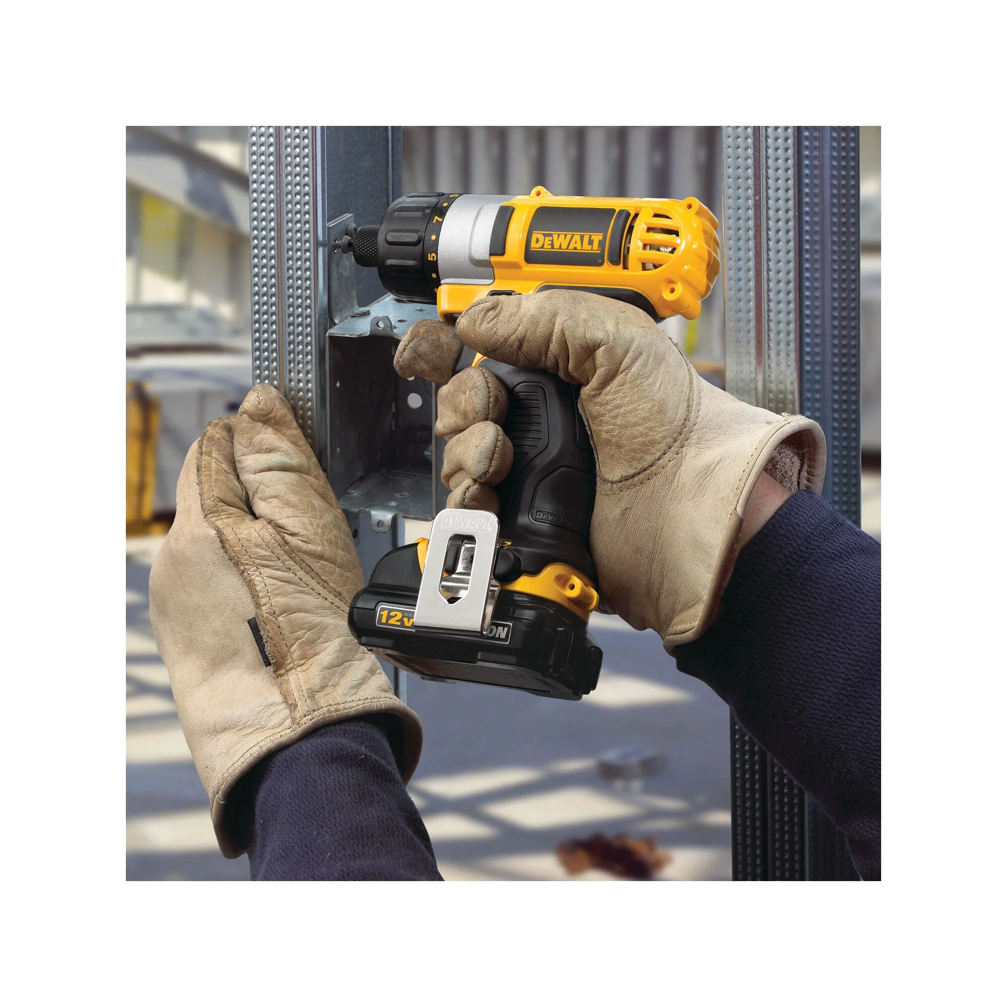 DeWalt 12V MAX 1/4" Screwdriver Kit - Image 6