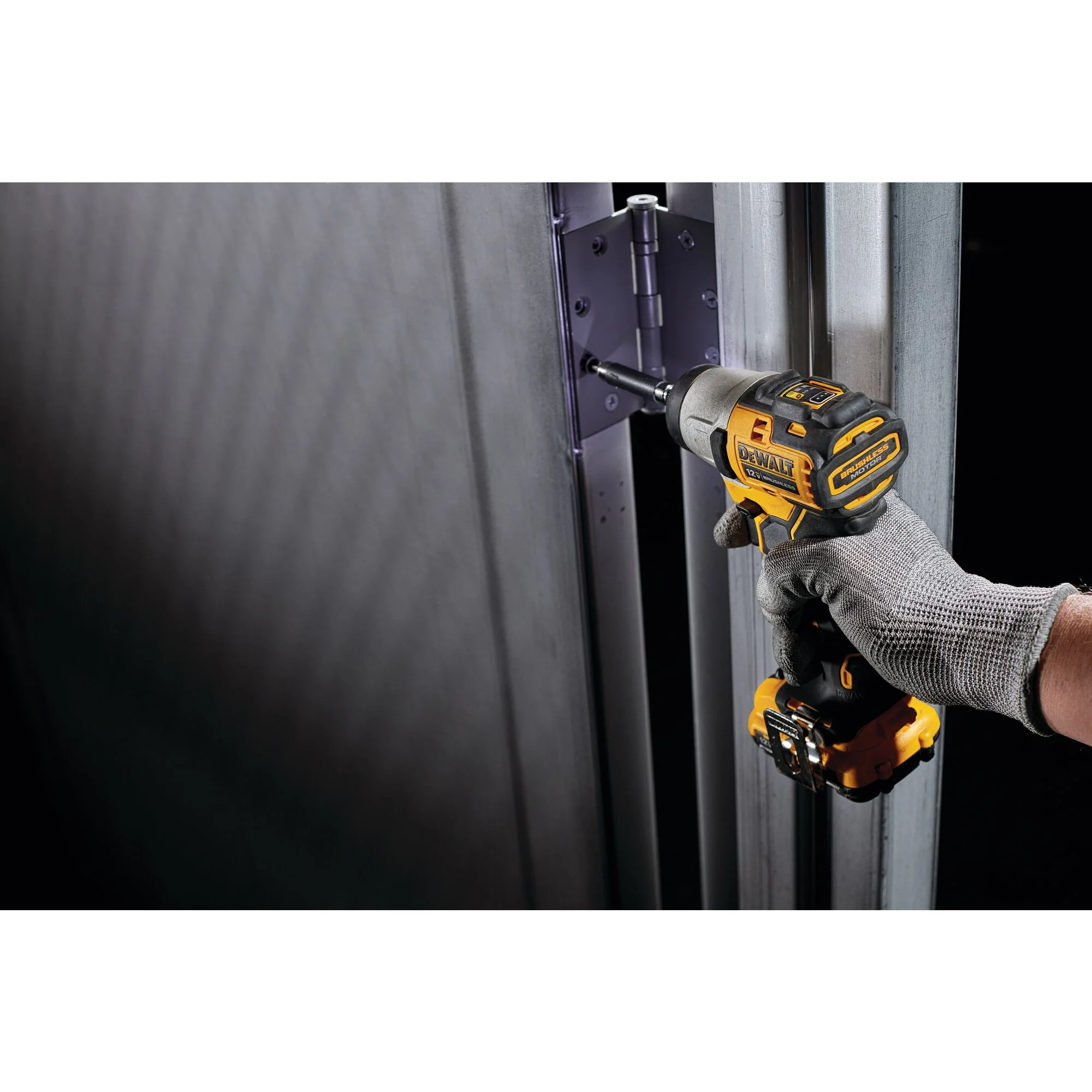 DeWalt XTREMEâ„¢ 12V MAX Brushless 1/4" Cordless Impact Driver Kit - Image 7