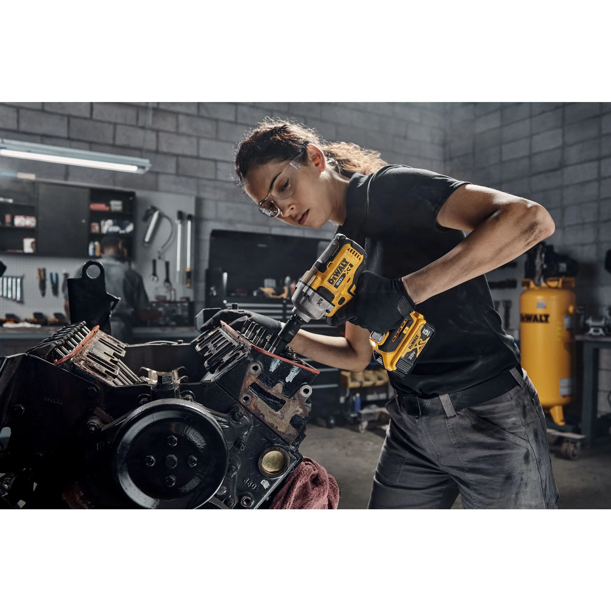 DeWalt 20V MAX XR® 1/2" Impact Wrench w/ Detent Pin Anvil - Tool Only - Image 7