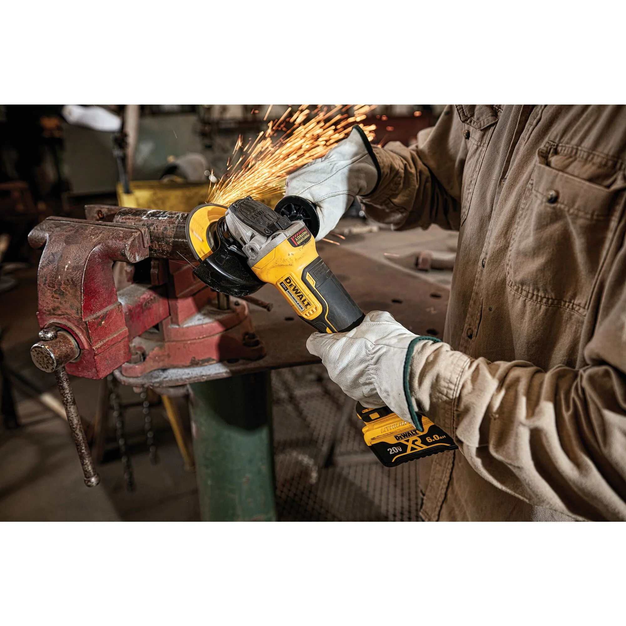 DeWalt 20V MAX XR® 4.5" Small Angle Grinder Kit w/ Kickback Brake - Image 7