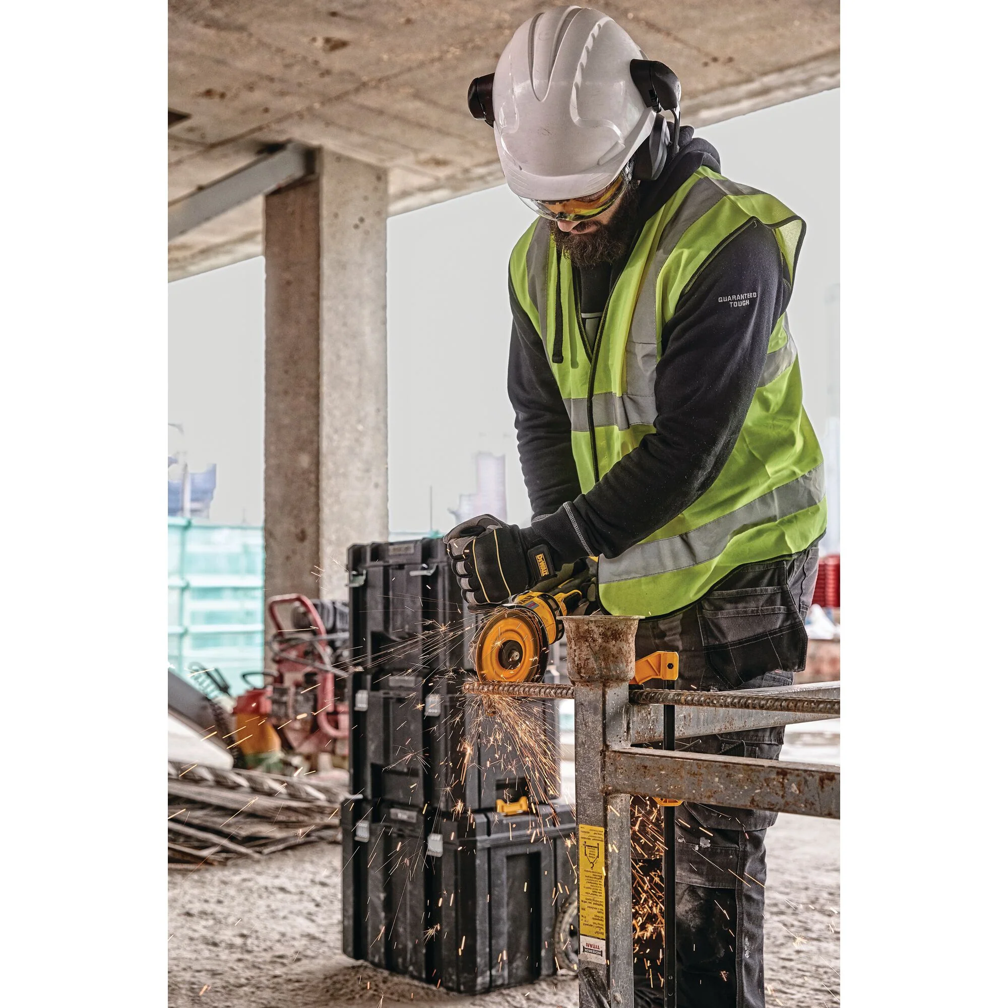 DeWalt 60V MAX FLEXVOLT 4-1/2" - 6" Angle Grinder Kit w/ 1 Battery - Image 14