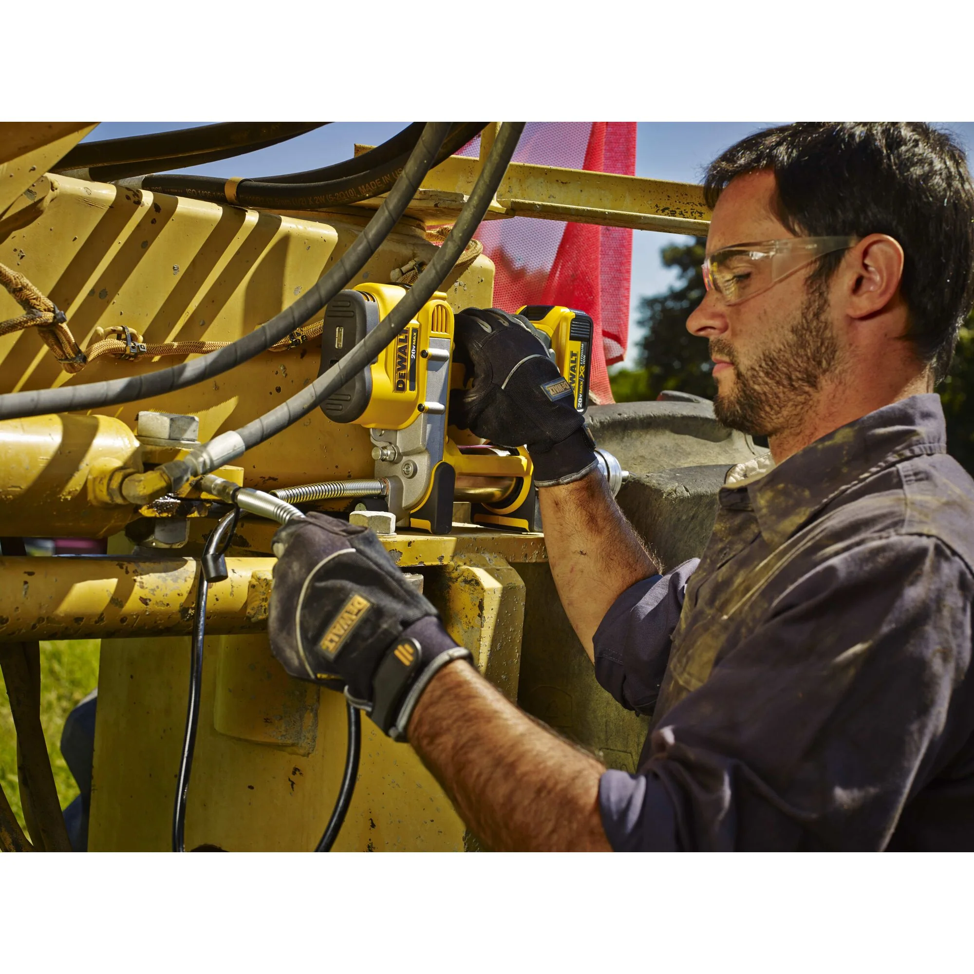 DeWalt 20V MAX Cordless Grease Gun Kit - Image 20