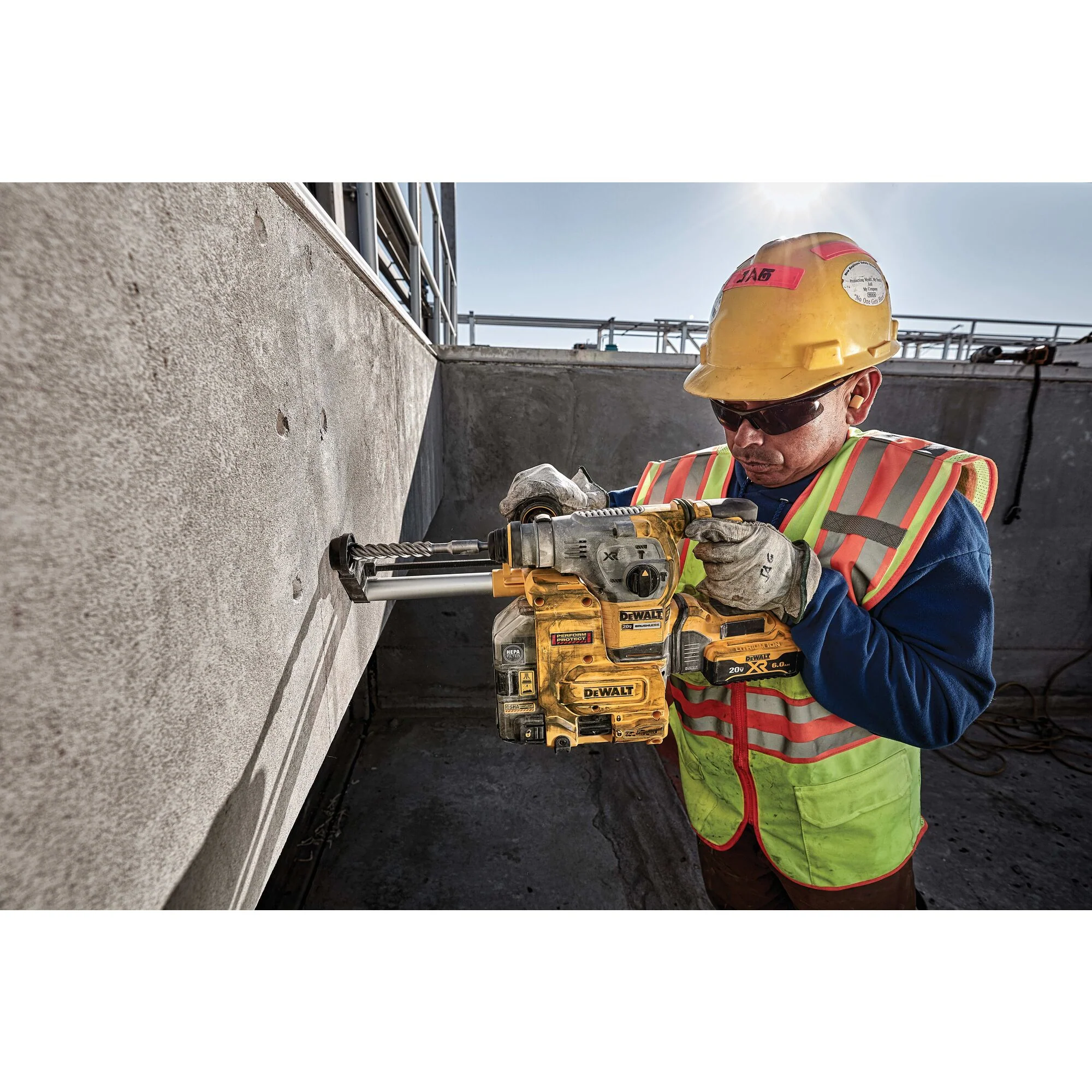 DeWalt DCH293R2 20V MAX XR® 1-1/8" Brushless SDS Plus L-Shape Rotary Hammer Kit - Image 18