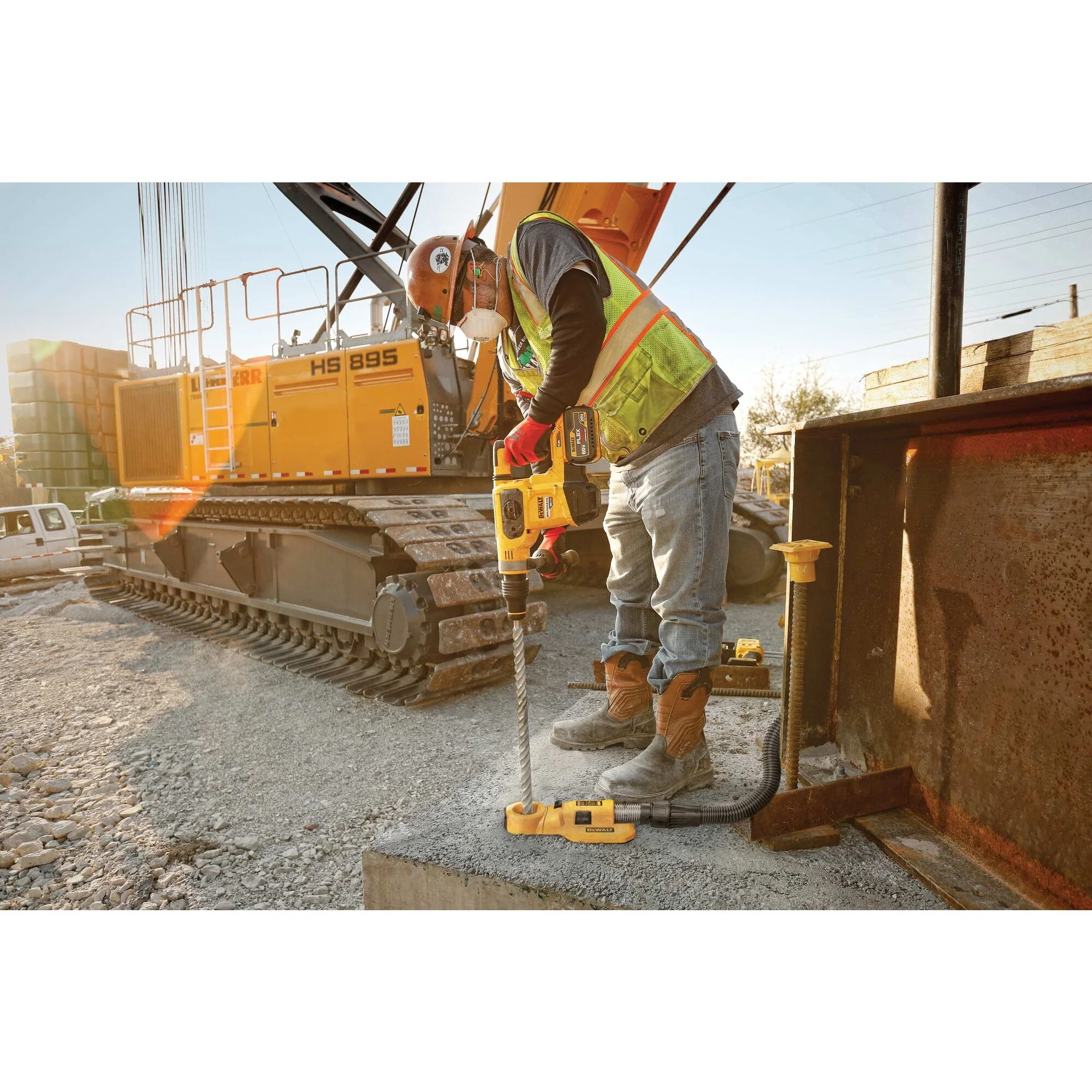 DeWalt 60V MAX 1-9/16" Brushless SDS MAX Combination Rotary Hammer Kit - Image 10