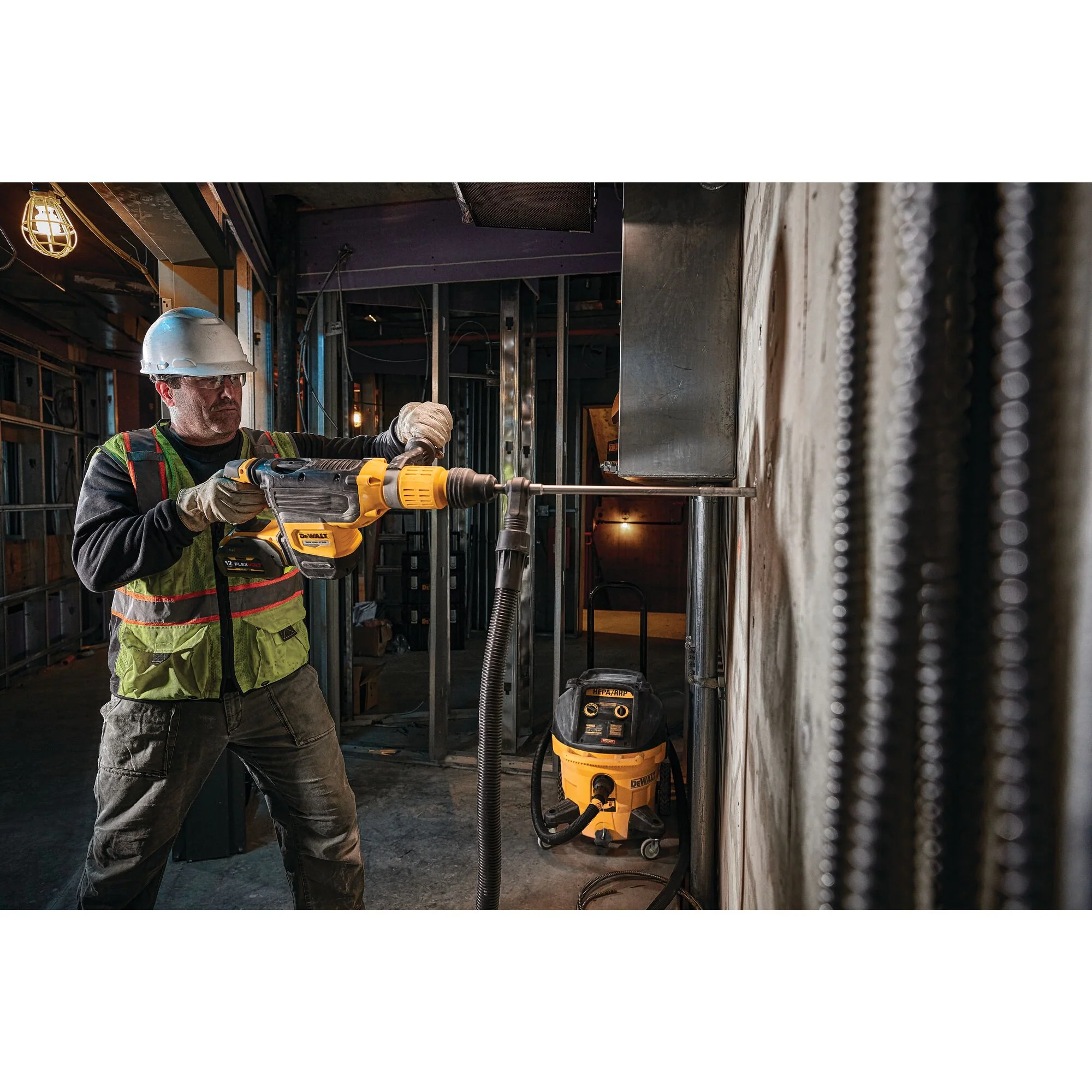 DeWalt 60V MAX 2" Brushless SDS MAX Combination Rotary Hammer Kit - Image 9