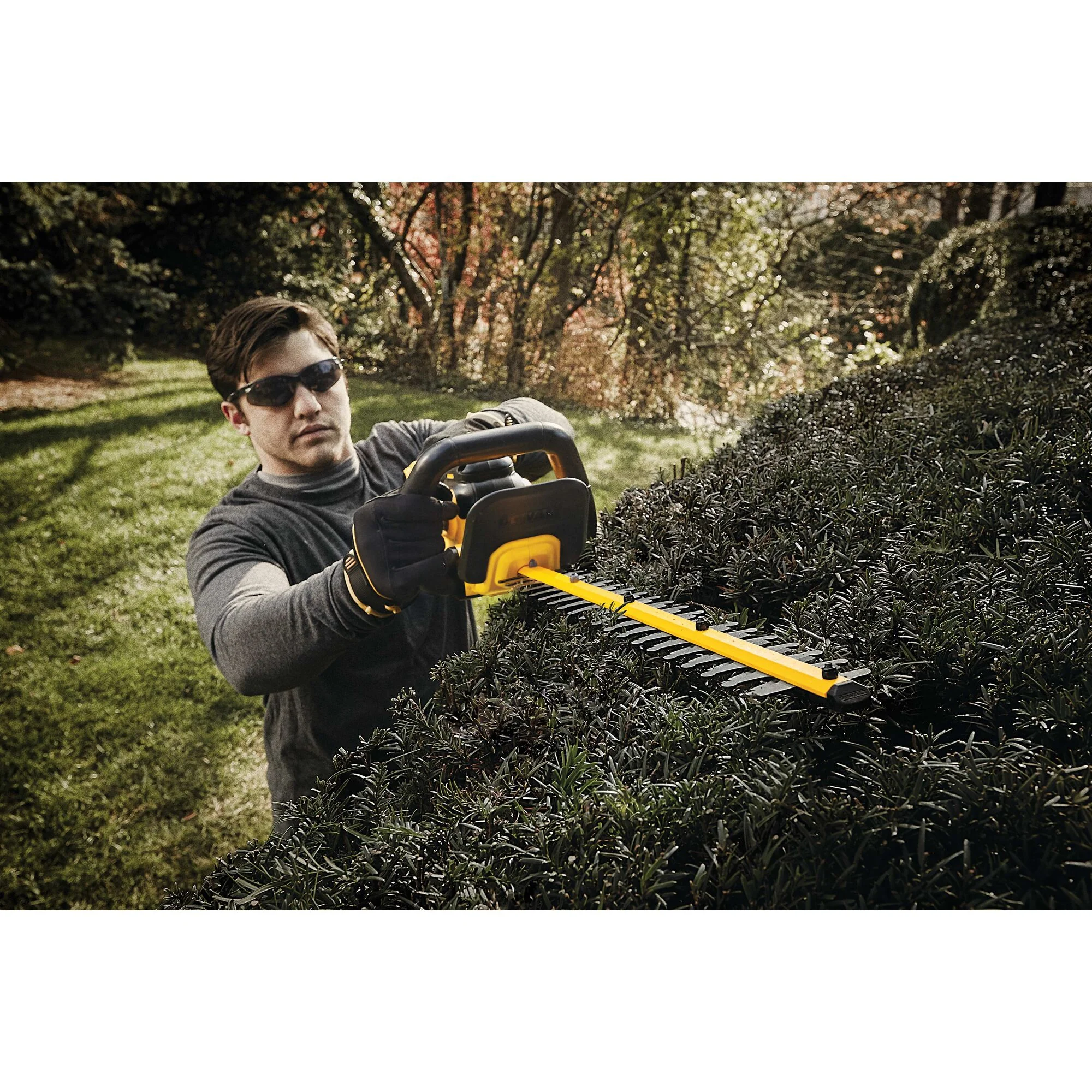 DeWalt 20V MAX 22" Hedge Trimmer Kit - Image 10