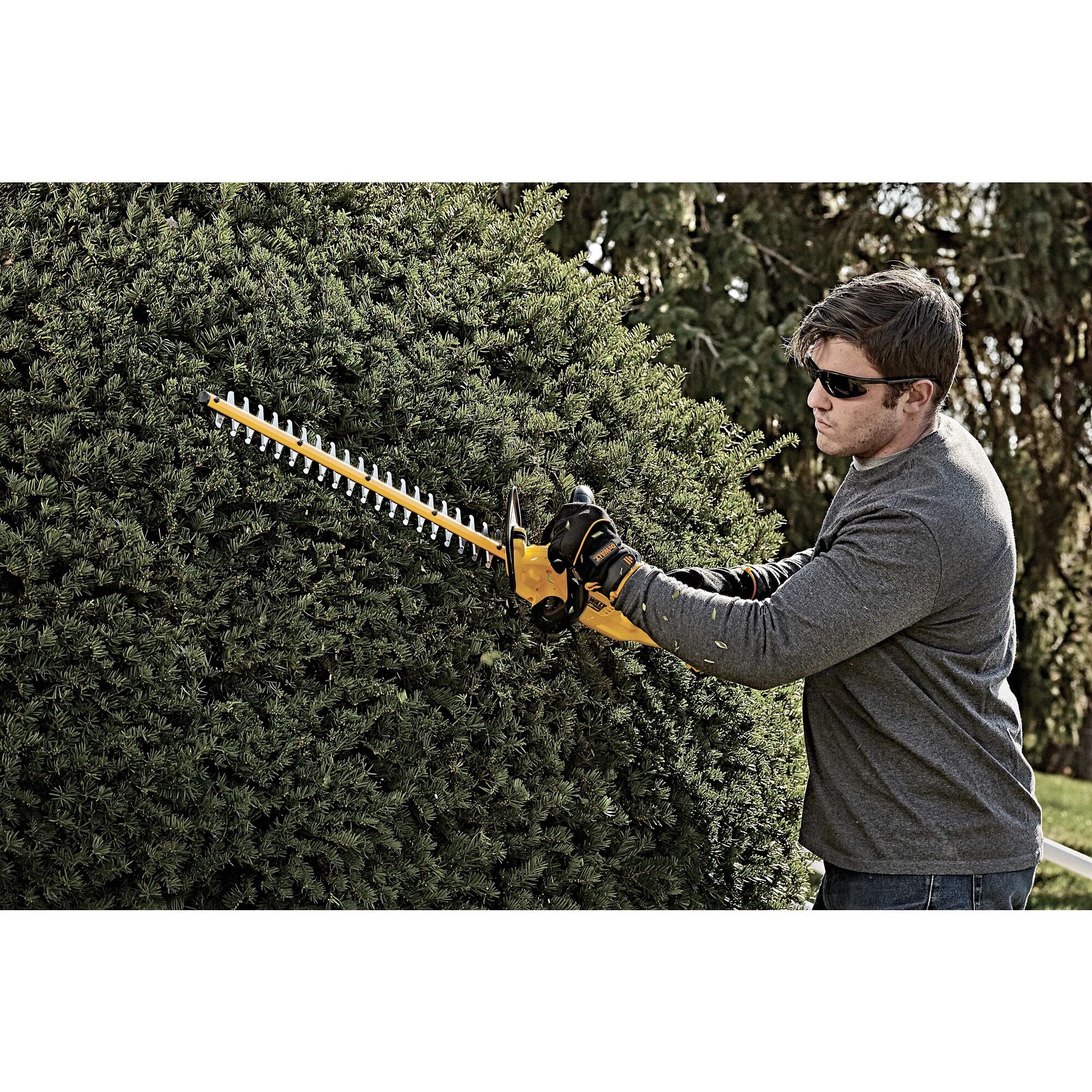 DeWalt 20V MAX 22" Hedge Trimmer Kit - Image 8