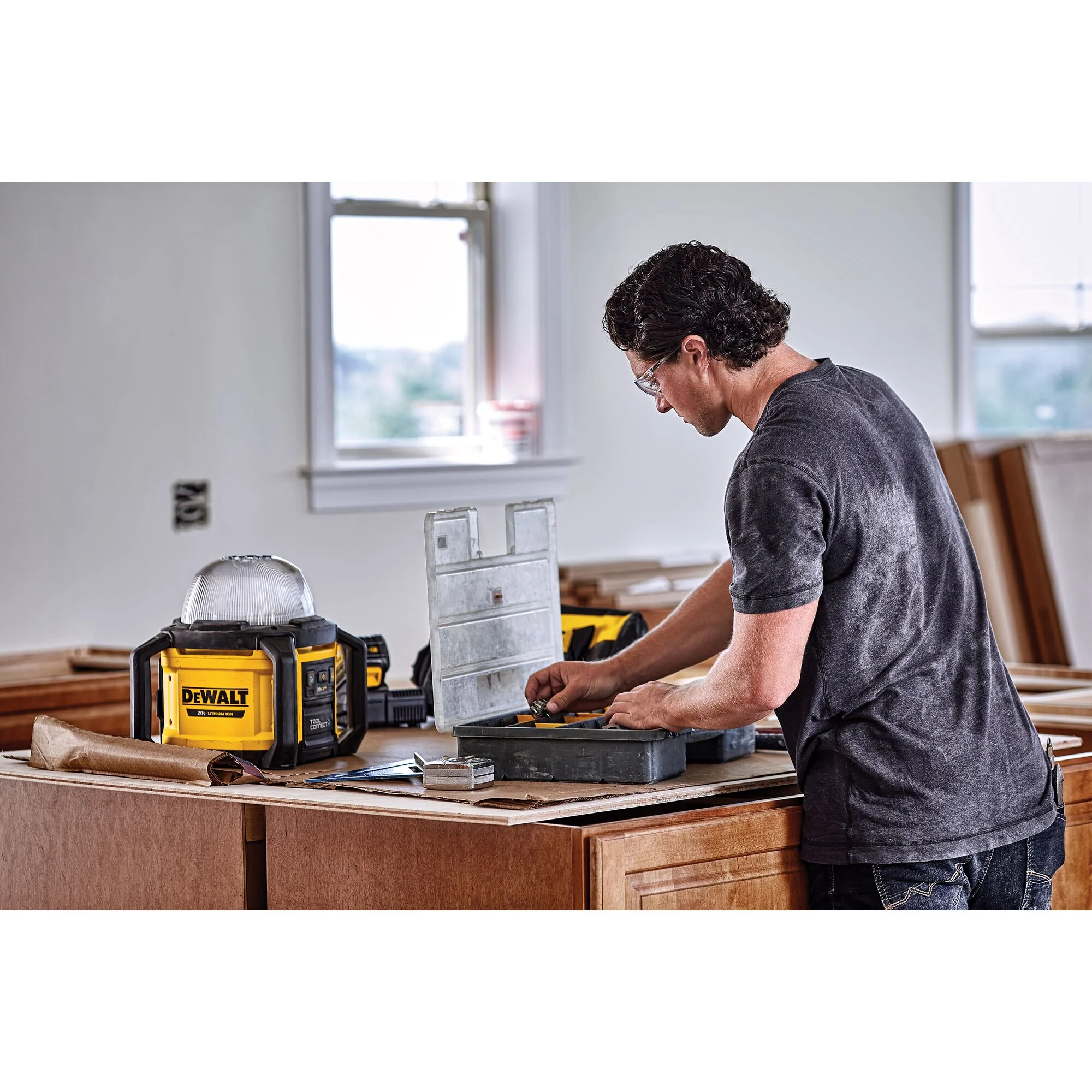 DeWalt 20V MAX Tool Connect™ All-Purpose Cordless Work Light - Tool Only - Image 15